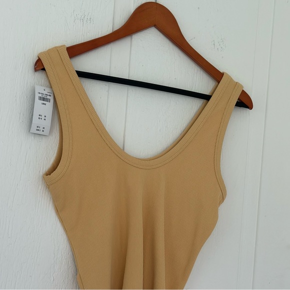 NWT Abercrombie and Fitch Ribbed Yellow Bodysuit Size Large - Picture 2 of 4